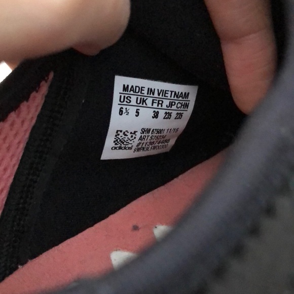 Peach Pink NMD R1 (size 6.5) - Picture 7 of 8